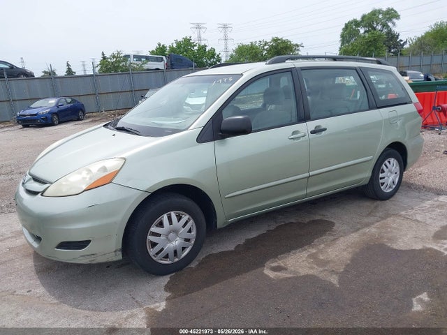 Toyota Sienna Ce