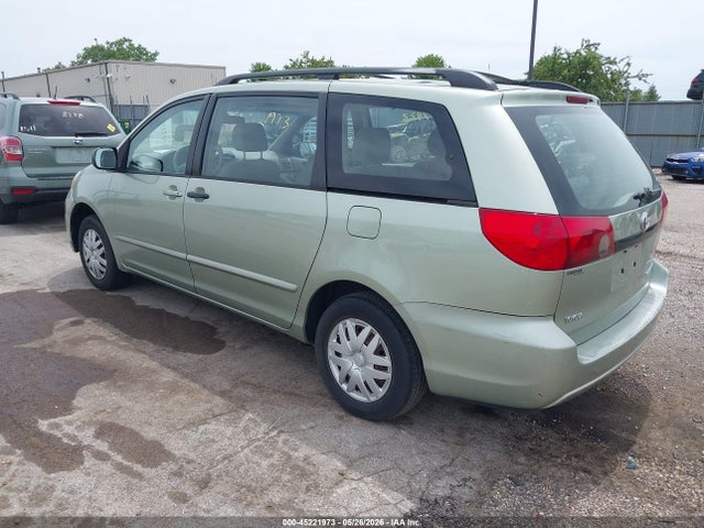 Toyota Sienna Ce