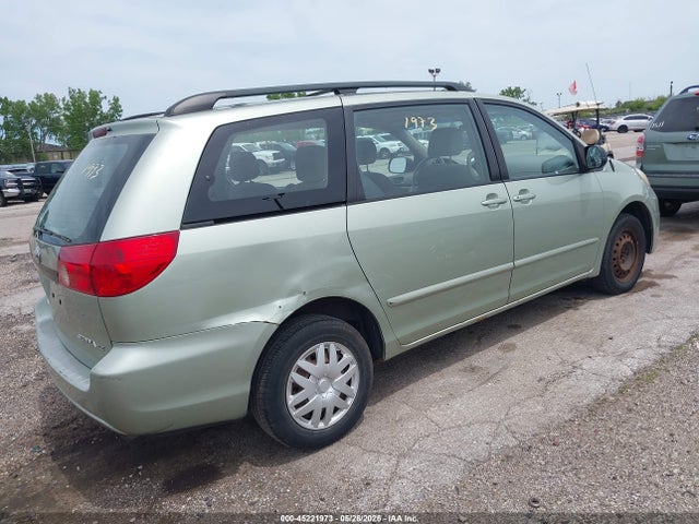 Toyota Sienna Ce