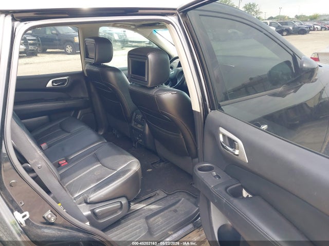 Nissan Pathfinder Platinum