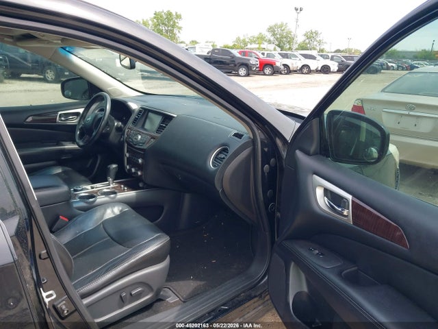 Nissan Pathfinder Platinum