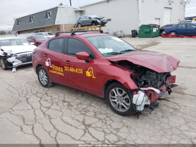 Salvage Toyota Yaris Image
