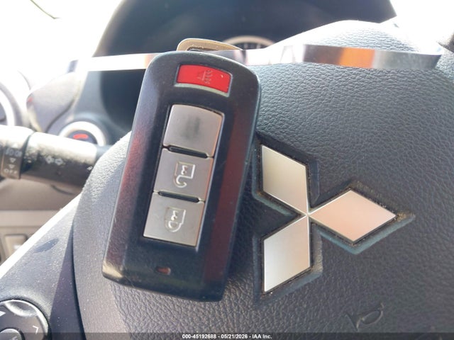 Mitsubishi Mirage Es