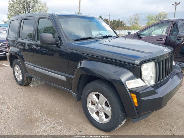 Salvage Jeep Liberty Image