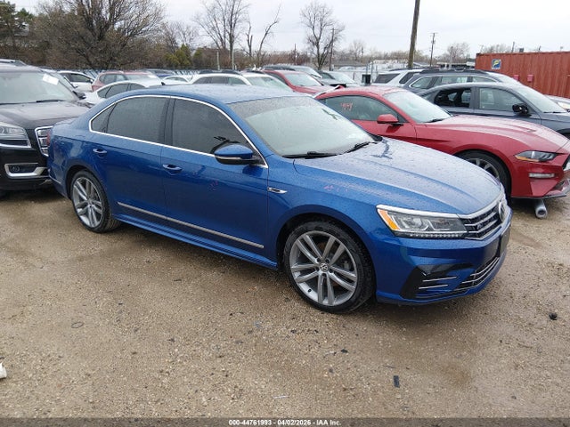 Salvage Volkswagen Passat Image