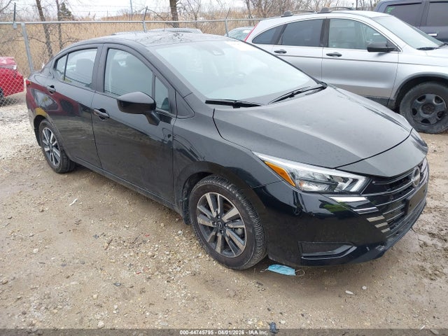 Salvage Nissan Versa Image