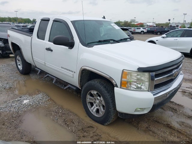 Salvage Chevrolet Silverado 1500 Image