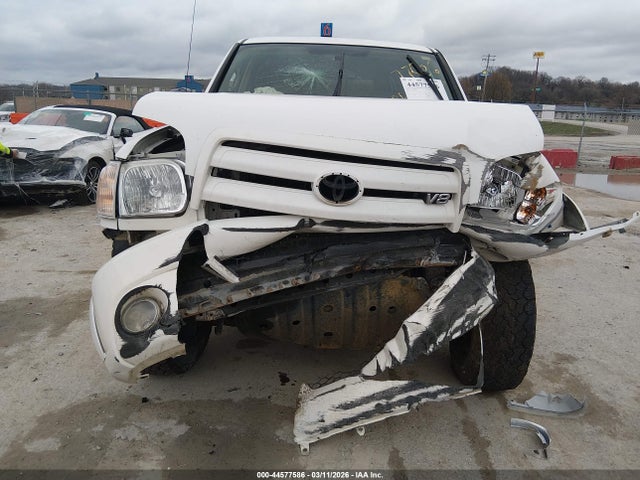 Toyota Tundra Limited V8