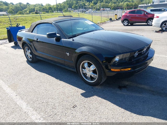 Salvage Ford Mustang Image