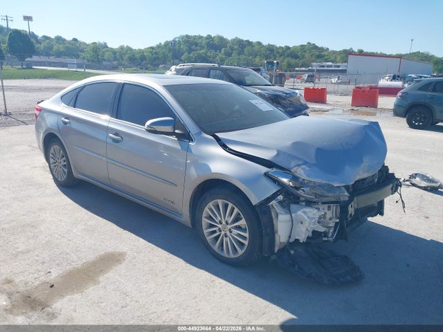 Salvage Toyota Avalon Hybrid Image