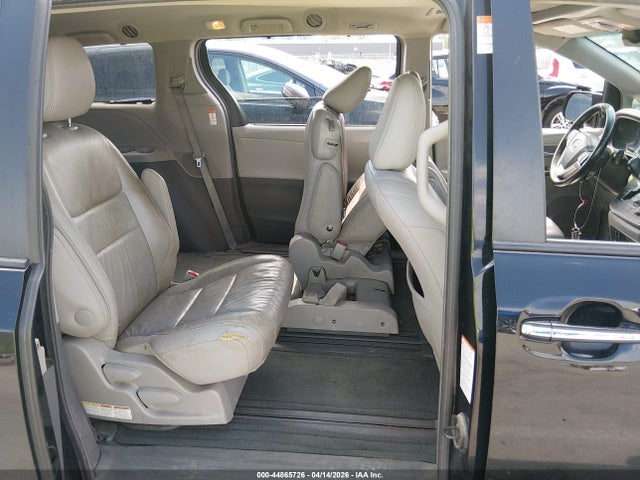 Toyota Sienna Xle 8 Passenger