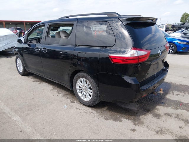 Toyota Sienna Xle 8 Passenger