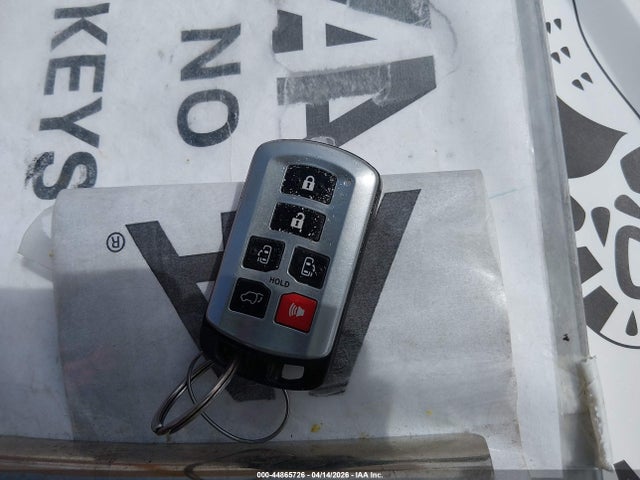 Toyota Sienna Xle 8 Passenger
