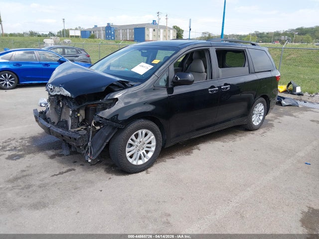 Toyota Sienna Xle 8 Passenger
