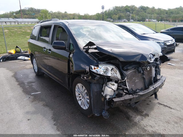 Toyota Sienna Xle 8 Passenger