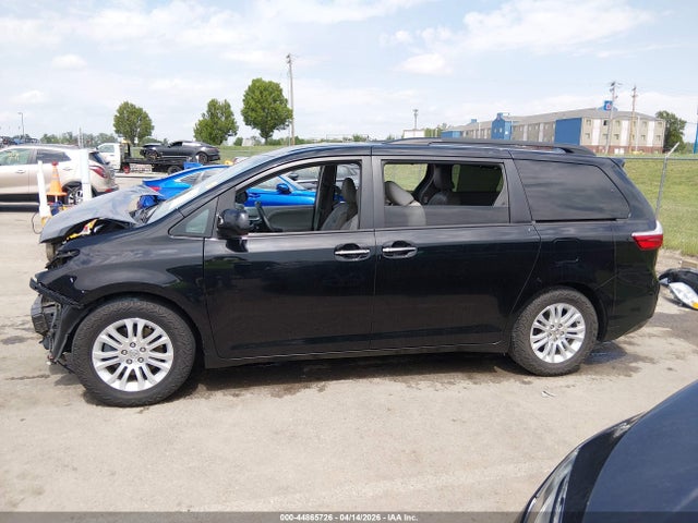 Toyota Sienna Xle 8 Passenger