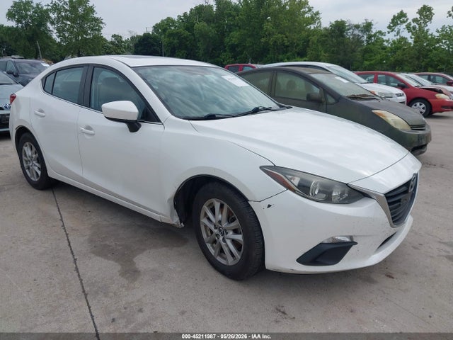 Salvage Mazda Mazda3 Image