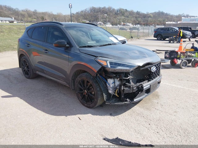Salvage Hyundai TUCSON Image