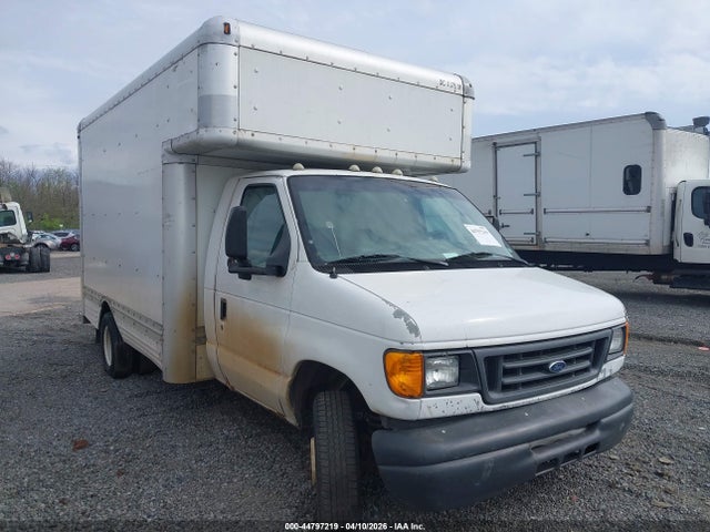 Salvage Ford E-450 Image