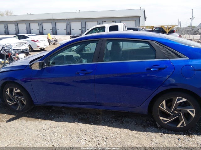 Hyundai ELANTRA Sel