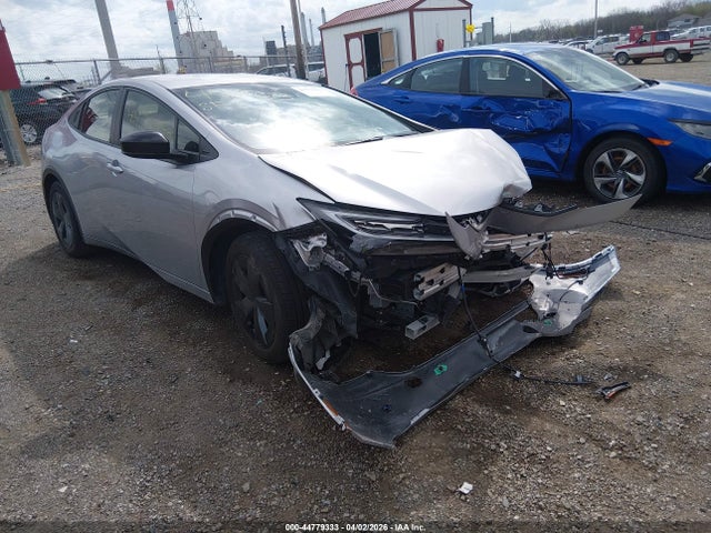 Salvage Toyota Prius Image