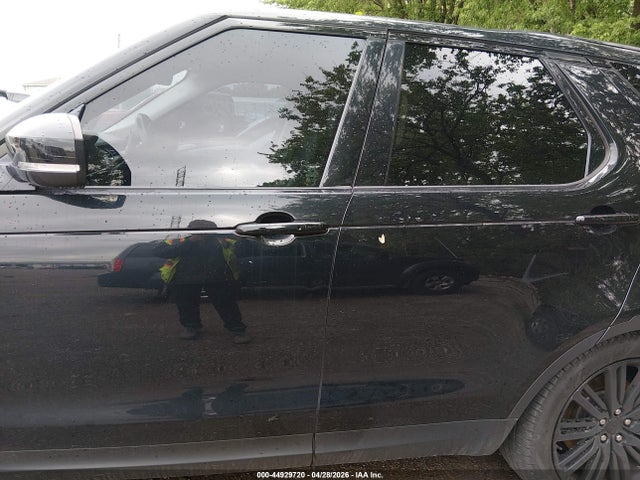 Land Rover Discovery First Edition