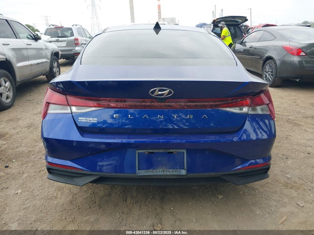 Hyundai ELANTRA Sel