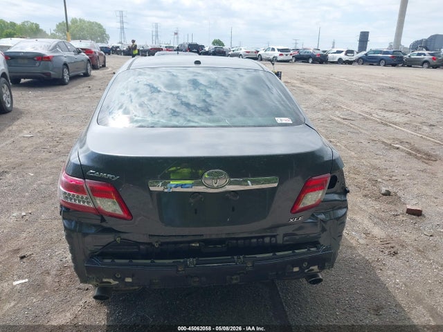 Toyota Camry Xle V6