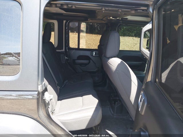 Jeep Wrangler 4-door Sport Altitude 4x4