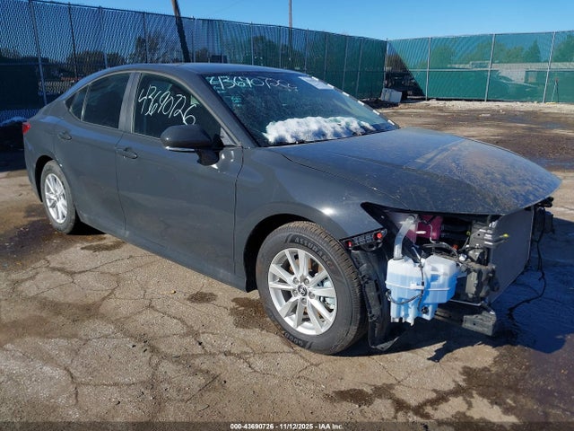 Salvage Toyota Camry Image
