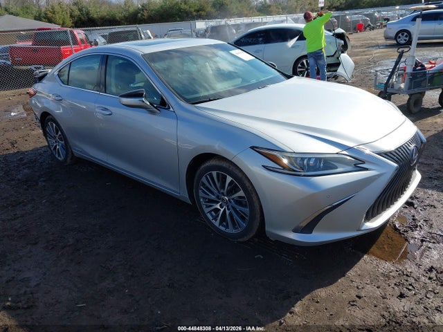 Salvage Lexus Es Image
