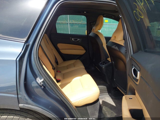 Volvo XC60 B5 Ultimate Dark Theme