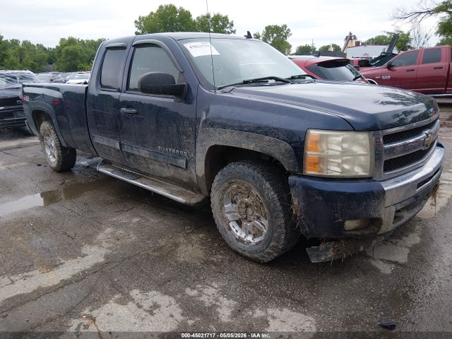 Salvage Chevrolet Silverado 1500 Image