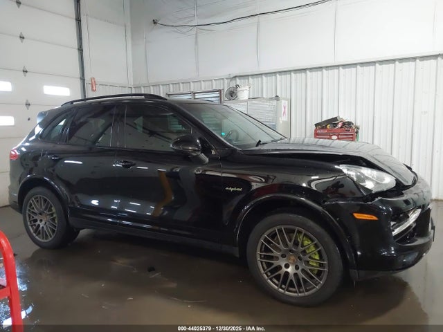 Porsche Cayenne E-hybrid S Platinum Edition