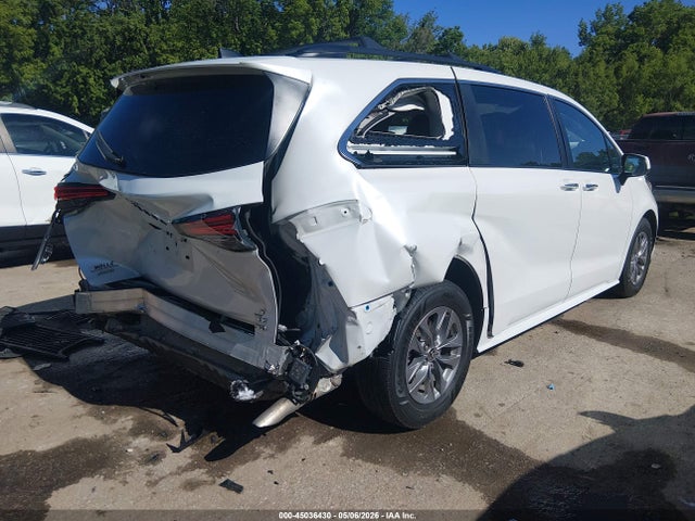 Toyota Sienna Xle