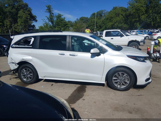 Toyota Sienna Xle