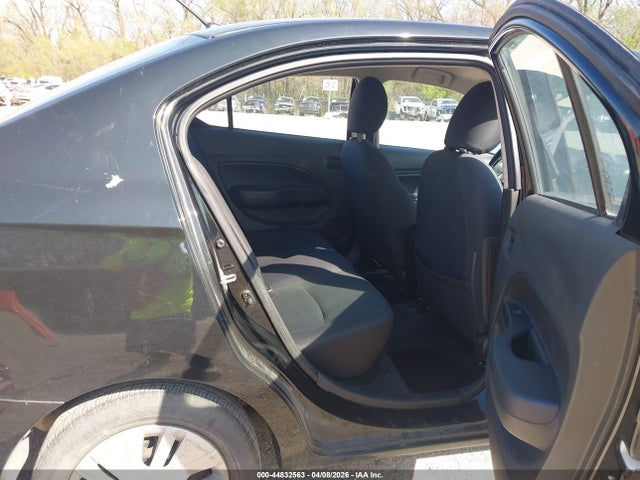 Mitsubishi Mirage Es