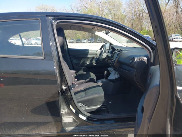 Mitsubishi Mirage Es