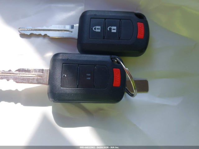 Mitsubishi Mirage Es