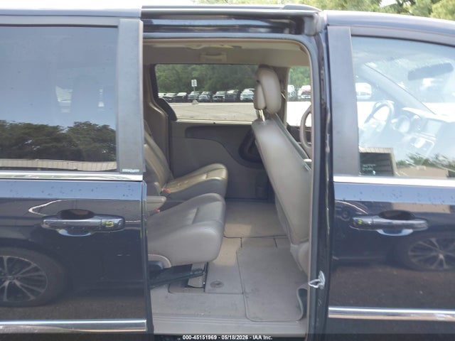 Chrysler Town & Country Touring-l