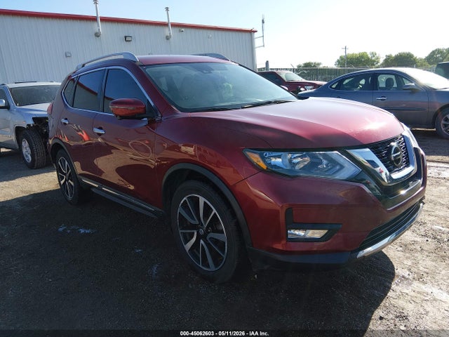 Salvage Nissan Rogue Image