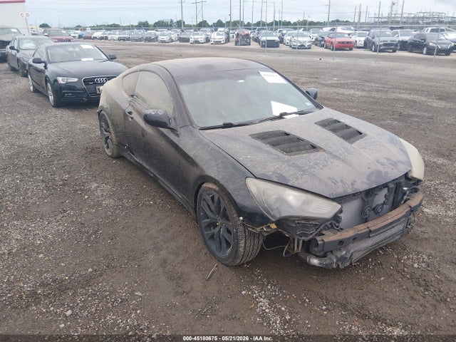 Salvage Hyundai Genesis Image