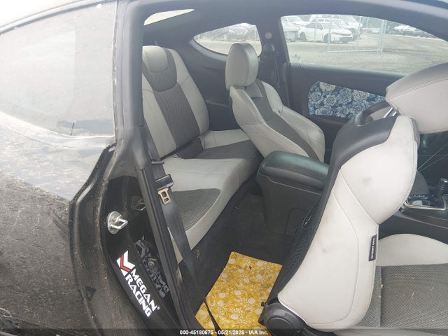 Hyundai Genesis 2.0t Premium