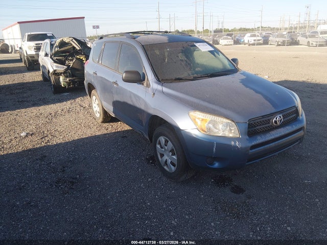 Salvage Toyota RAV4 Image
