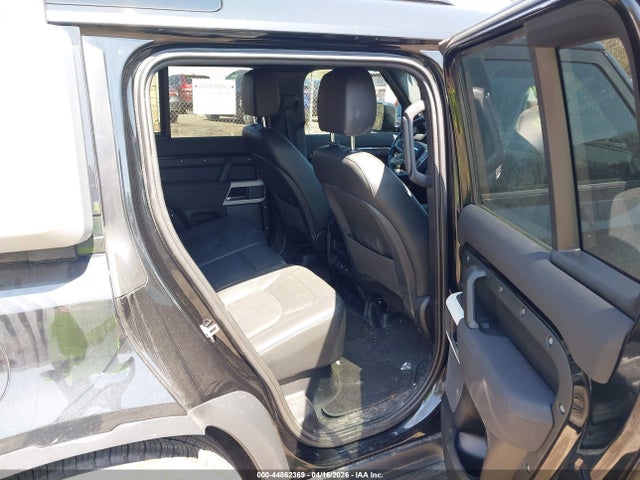 Land Rover Defender 110 S