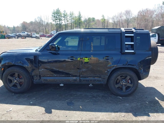 Land Rover Defender 110 S