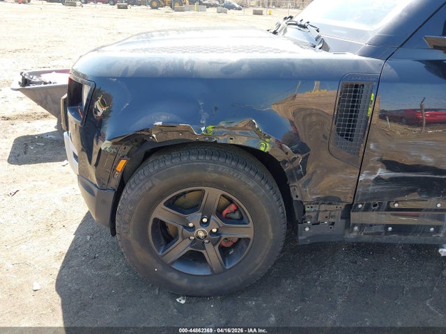 Land Rover Defender 110 S