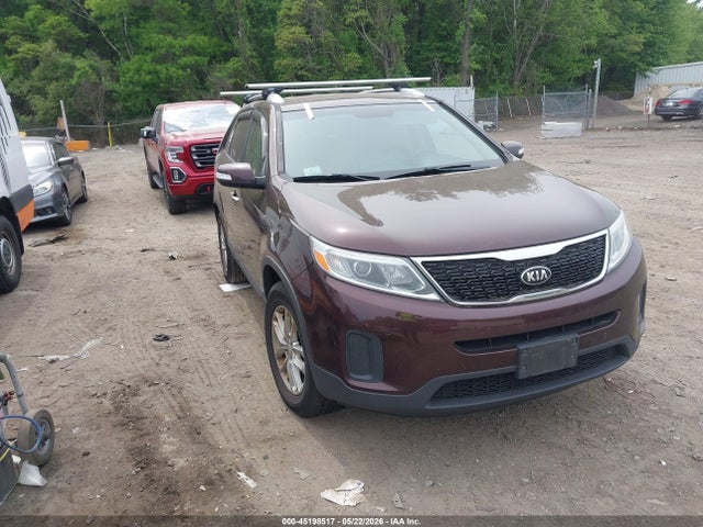 Salvage Kia Sorento Image