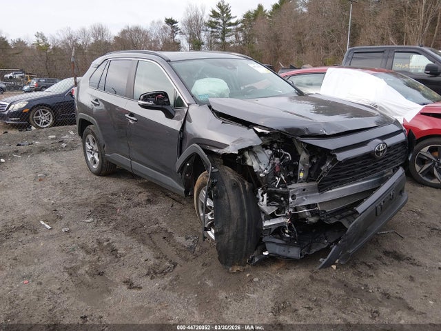 Salvage Toyota RAV4 Image