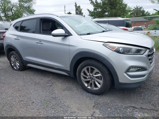 Salvage Hyundai TUCSON Image